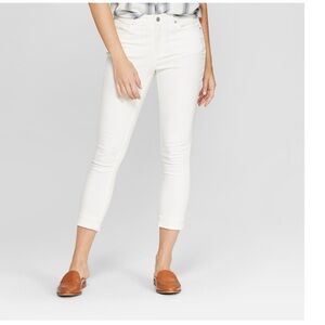 Universal Thread Women's High-Rise White Skinny Jeans